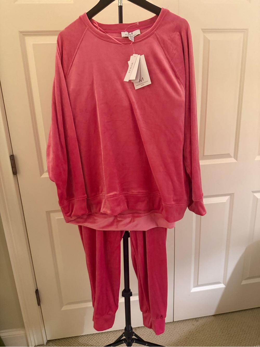 Magaschoni Plush Velour Lounge Set in Rose